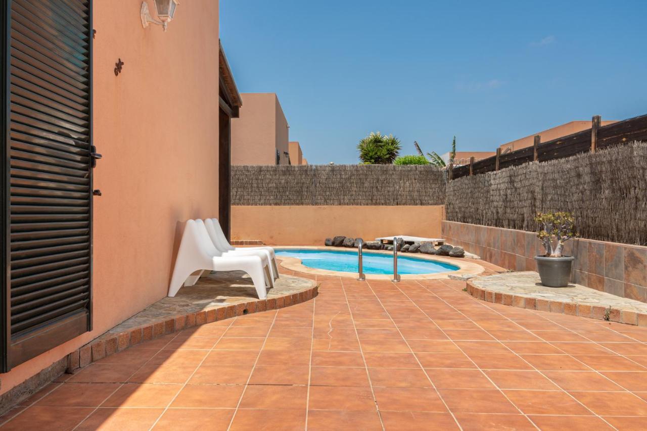 Lovely 2-Bed Villa In Corralejo Fuerteventura Exterior photo