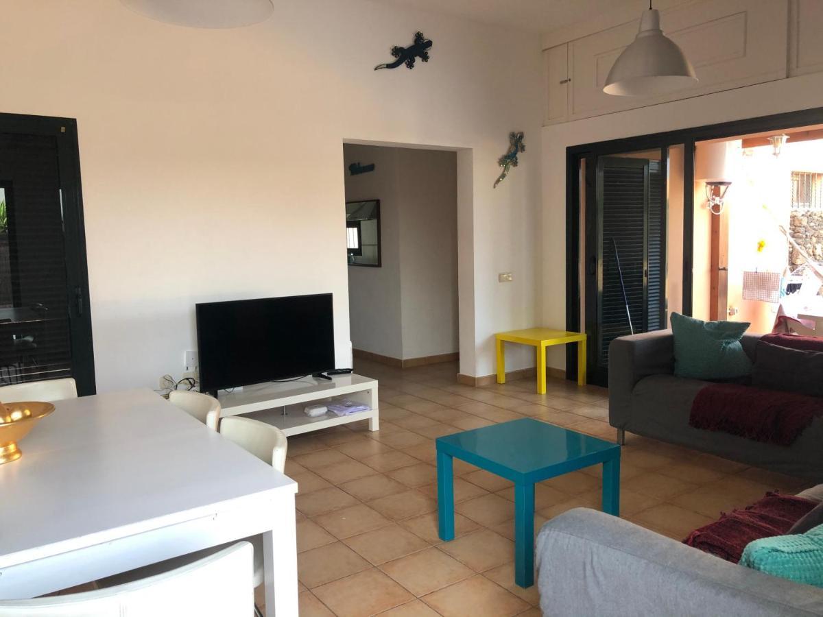 Lovely 2-Bed Villa In Corralejo Fuerteventura Exterior photo